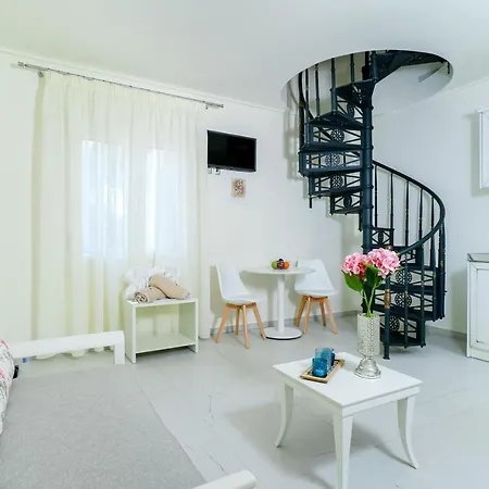 Lobelia Luxury Hotel